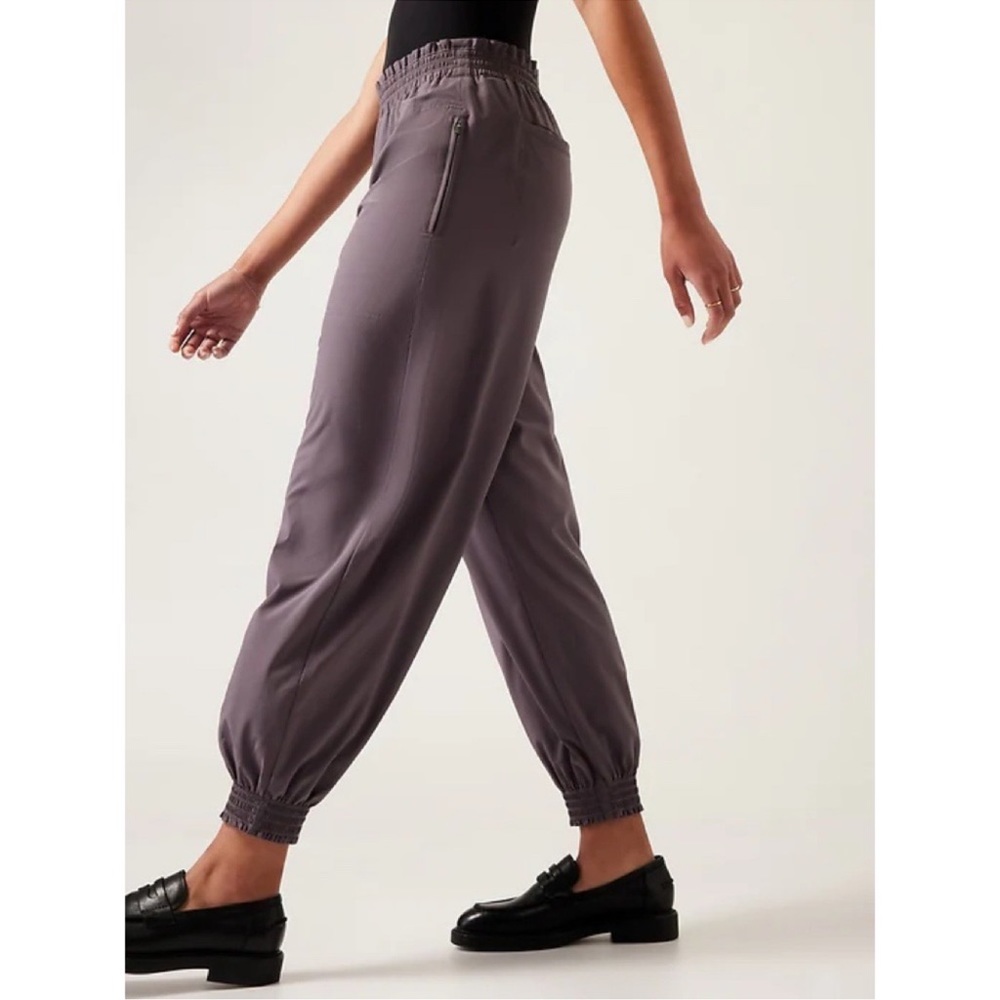 Athleta Savannah Featherweight Jogger Dusk Violet 8 Tall